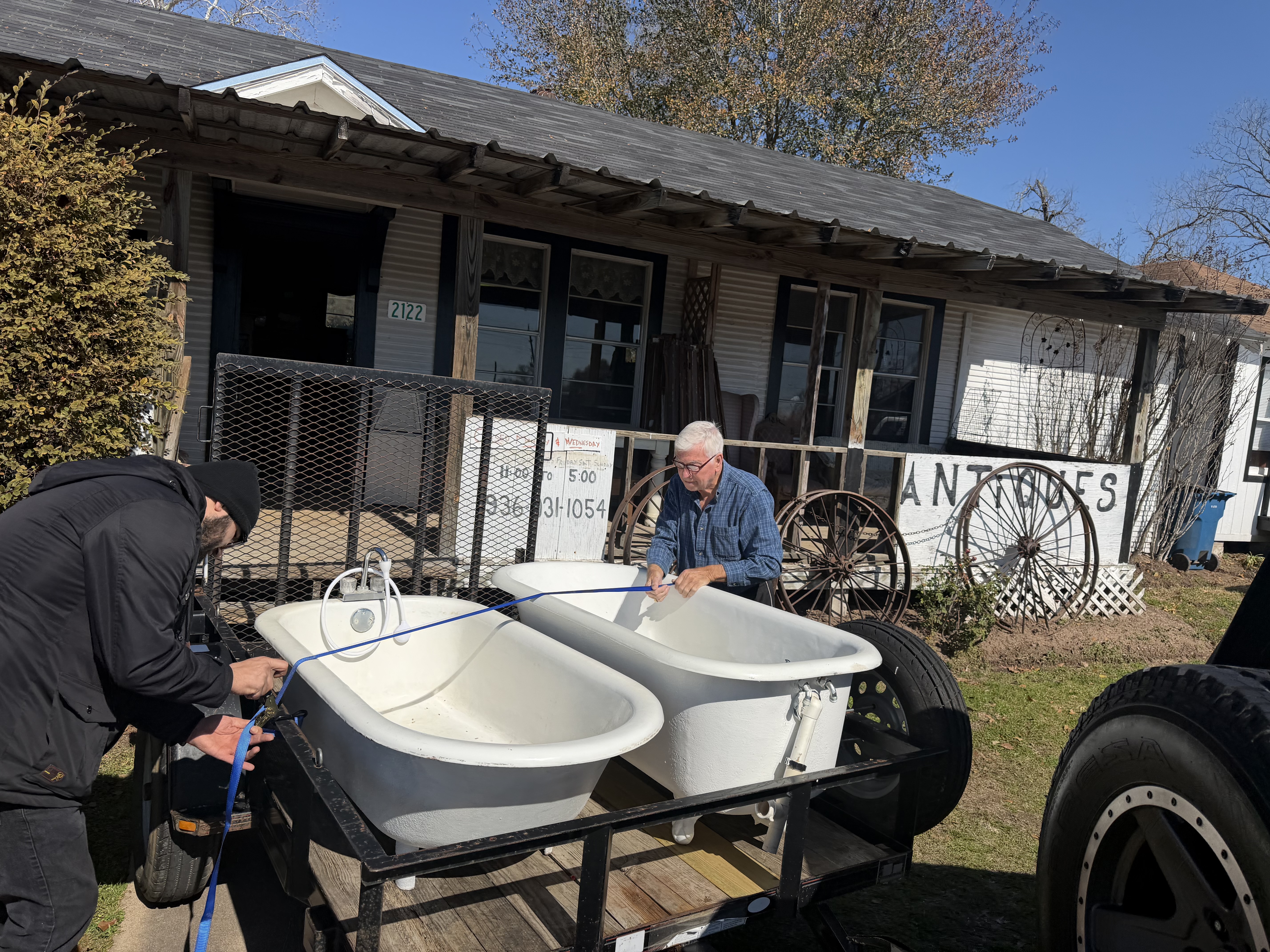 Field activity at an antique shop in Waller County, Texas